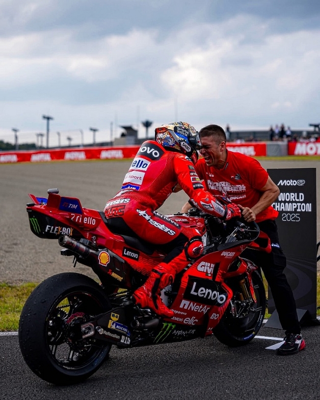 Ducati lần thứ tư liên tiếp vô địch thế giới MotoGP Ducati lần thứ tư liên tiếp vô địch thế giới MotoGP