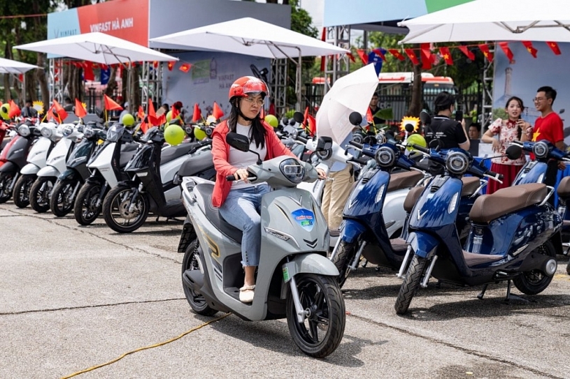 VinFast “chơi lớn”: Đổi xe xăng lấy xe điện nhận ngay ưu đãi khủng!