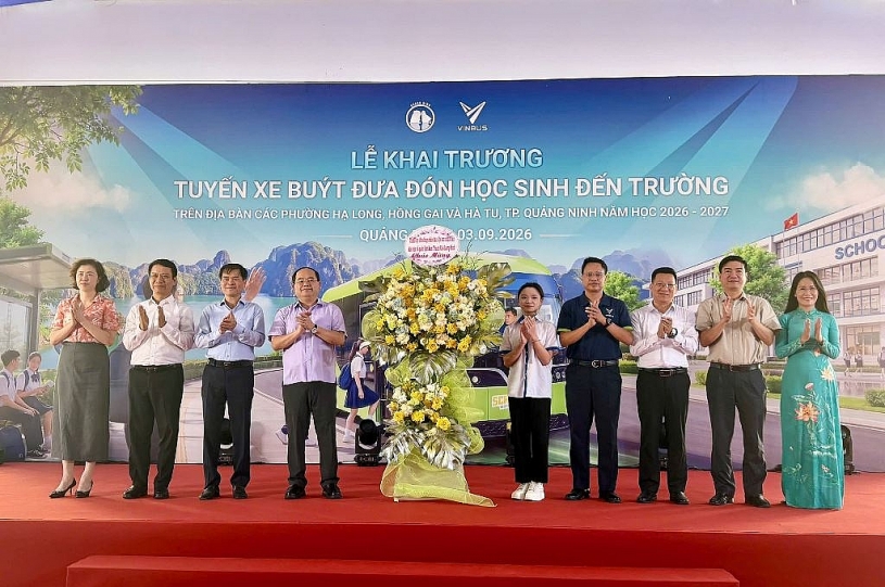 Đi học bằng buýt điện 0 đồng: Bước đi tiên phong của Quảng Ninh