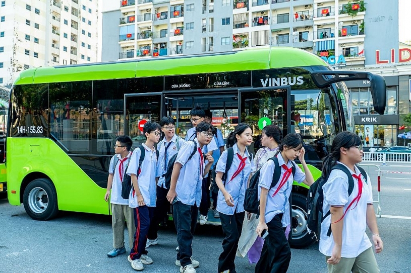 Đi học bằng buýt điện 0 đồng: Bước đi tiên phong của Quảng Ninh