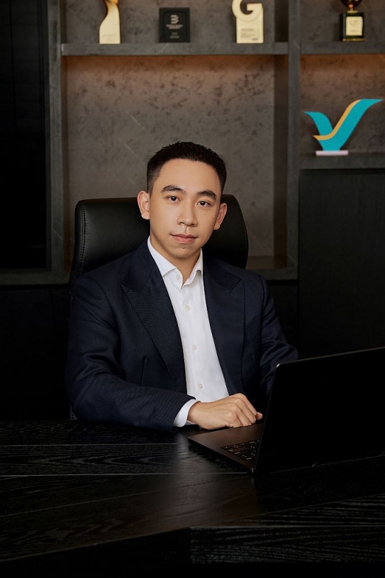 Ông Phạm Nhật Vượng và bà Phạm Thu Hương chuyển giao vai trò lãnh đạo tại VinFast và GSM