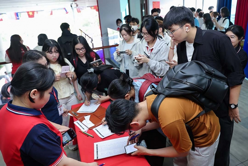 Toyota Việt Nam đồng hành cùng Chương trình Sáng kiến An toàn Giao thông Việt Nam 2026