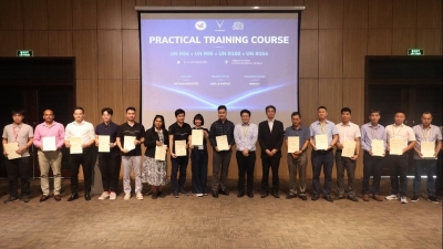 Cục Đăng kiểm và VinFast chung tay nâng chuẩn an toàn xe Việt