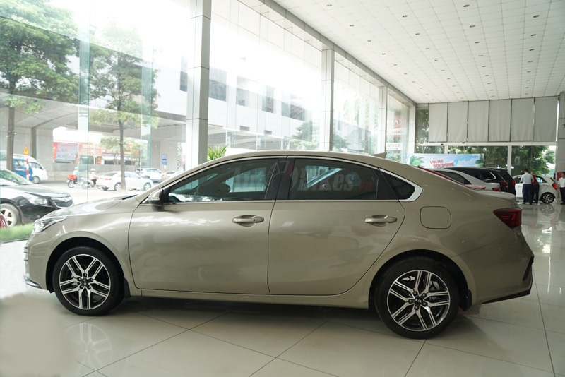 Kia Cerato 2019: Khuyến mãi, giá xe, lăn bánh tháng 11/2019