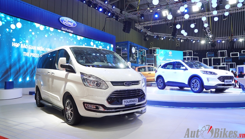 ford escape tourneo khuay dong gian hang ford tai vms 2019
