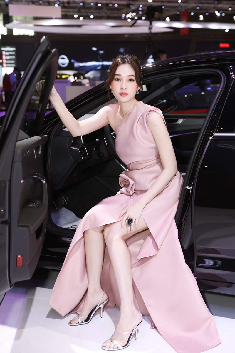 Những bóng hồng gợi cảm nhất tại VMS 2019