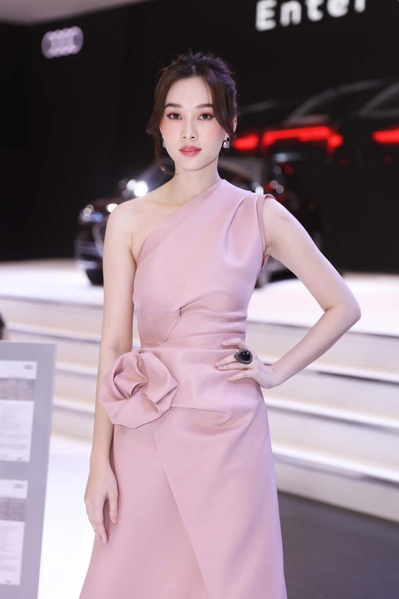 Những bóng hồng gợi cảm nhất tại VMS 2019