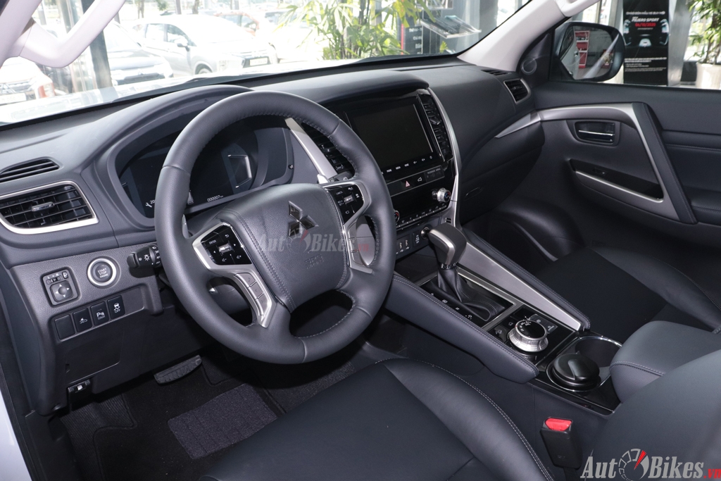 Mitsubishi Pajero Sport giảm giá 270 triệu đồng xả hàng tồn Mitsubishi Pajero Sport giảm giá 270 triệu đồng xả hàng tồn