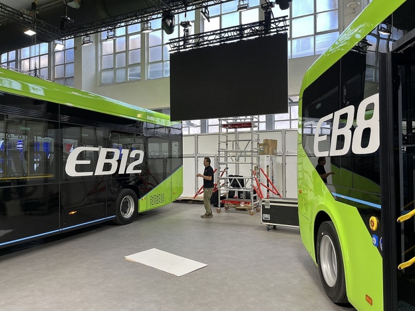 Xe chở khách mới của VinFast lộ diện tại châu Âu Xe chở khách mới của VinFast lộ diện tại châu Âu