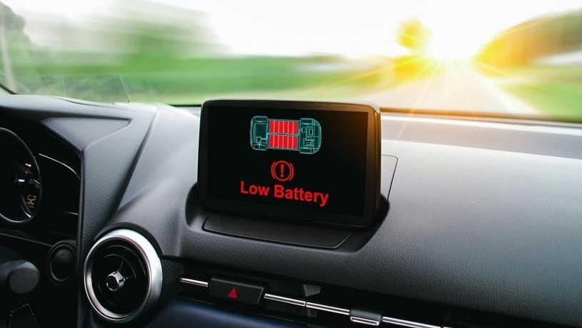 Ô tô điện sắp hết pin mà xe vẫn cách xa trạm sạc, tài xế cần làm gì? Ô tô điện sắp hết pin mà xe vẫn cách xa trạm sạc, tài xế cần làm gì?