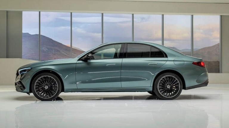 Mercedes-Benz E-Class thế hệ mới sắp ra mắt tại Việt Nam