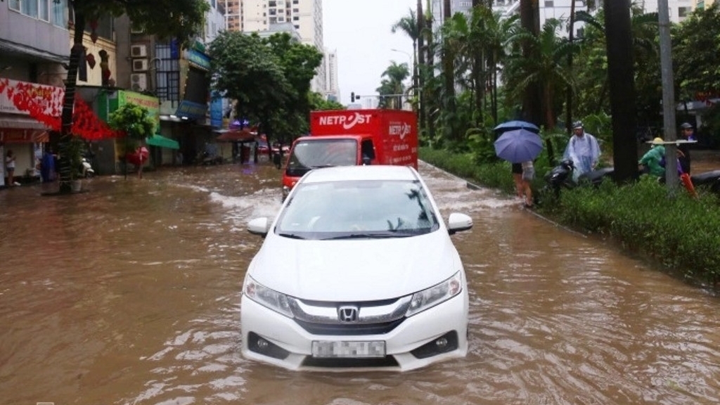 Những sai lầm khiến chủ xe mất quyền lợi bảo hiểm khi ôtô ngập nước