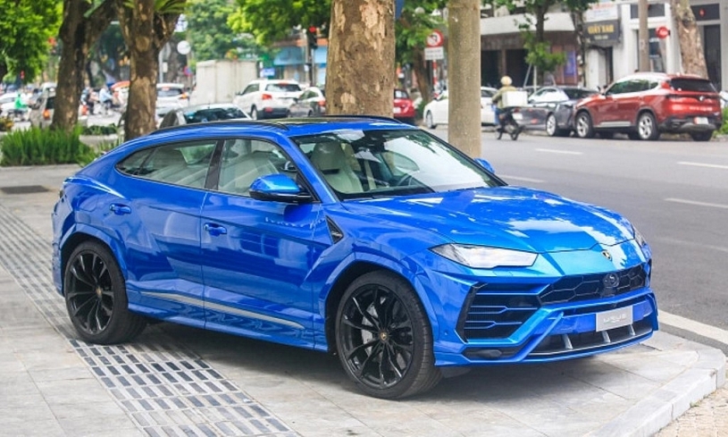 Lamborghini Urus nguy cơ bung ca-pô khi đang chạy Lamborghini Urus nguy cơ bung ca-pô khi đang chạy
