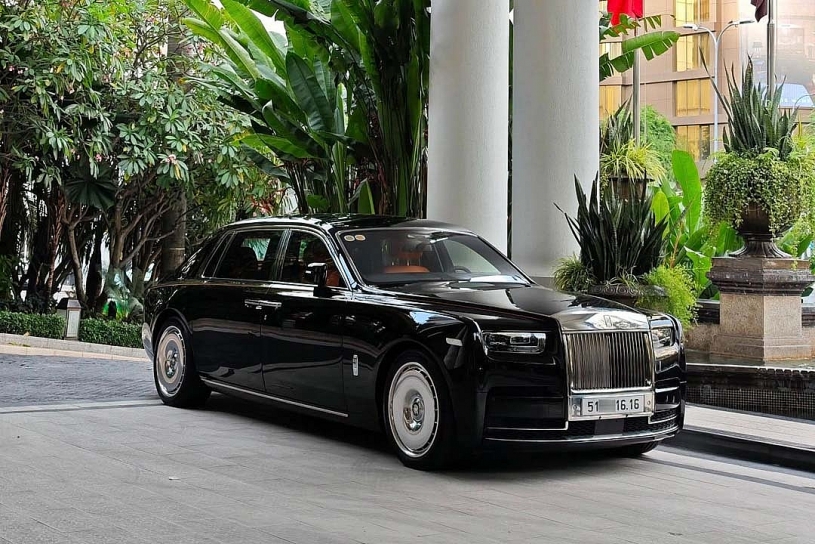 Đại gia TPHCM chi 60 tỷ mua Rolls-Royce Phantom VIII, chọn biển số 40 triệu Đại gia TPHCM chi 60 tỷ mua Rolls-Royce Phantom VIII, chọn biển số 40 triệu