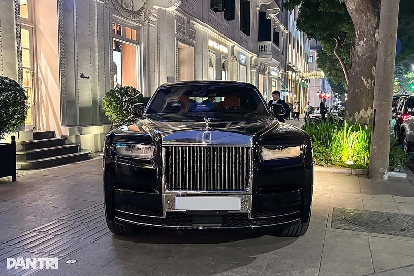 Đại gia TPHCM chi 60 tỷ mua Rolls-Royce Phantom VIII, chọn biển số 40 triệu Đại gia TPHCM chi 60 tỷ mua Rolls-Royce Phantom VIII, chọn biển số 40 triệu