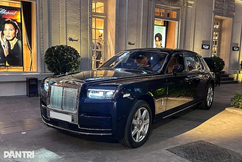 Đại gia TPHCM chi 60 tỷ mua Rolls-Royce Phantom VIII, chọn biển số 40 triệu Đại gia TPHCM chi 60 tỷ mua Rolls-Royce Phantom VIII, chọn biển số 40 triệu