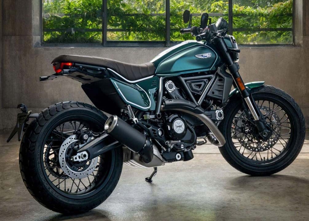 Ducati Scrambler Nightshift 2026 ra mắt màu sơn xanh ngọc lục bảo mới