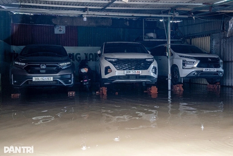 Các kiểu chống ngập ô tô và xe máy mùa bão, người Việt ngày càng cẩn thận