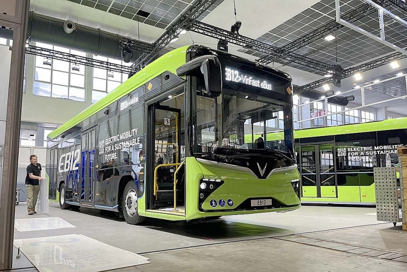 Cận cảnh VinFast EB 12 vừa mở bán ở châu Âu Cận cảnh VinFast EB 12 vừa mở bán ở châu Âu