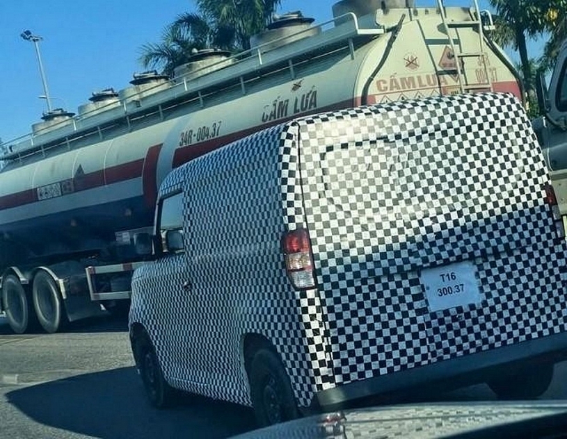 Xe mới của VinFast chạy thử trên đường phố Xe mới của VinFast chạy thử trên đường phố