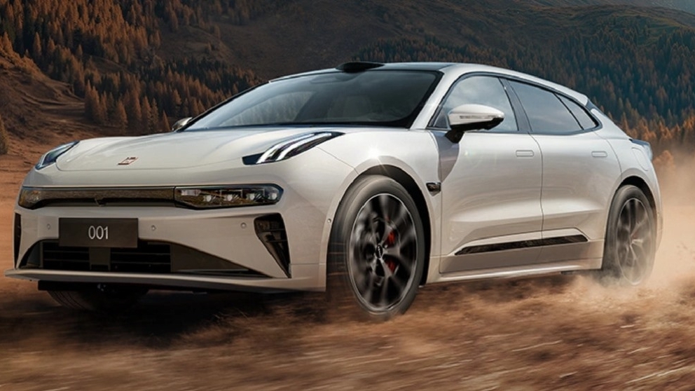 Mẫu xe điện Trung Quốc sạc pin nhanh gần bằng ô tô truyền thống đổ xăng