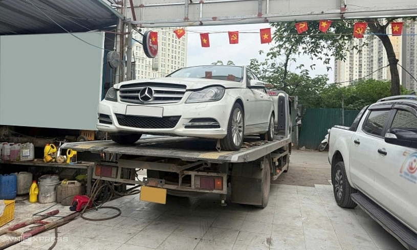 'Chủ quan khiến tôi mất trăm triệu sửa xe thủy kích' 'Chủ quan khiến tôi mất trăm triệu sửa xe thủy kích'