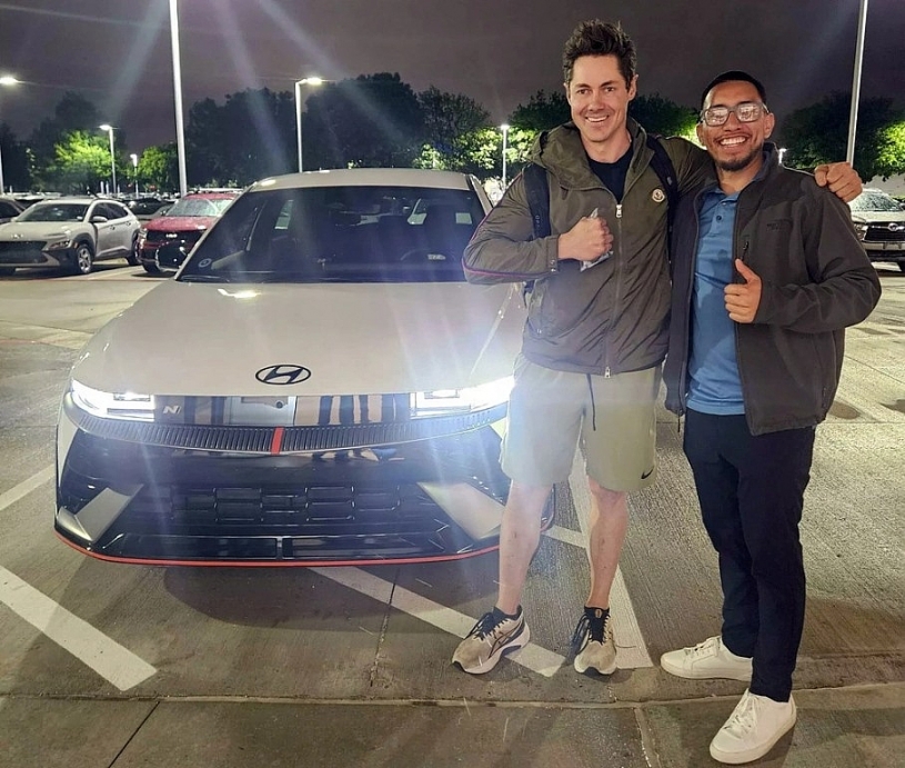 Ô tô điện nằm xưởng 2 tháng không có pin thay, chủ xe chờ trong vô vọng Ô tô điện nằm xưởng 2 tháng không có pin thay, chủ xe chờ trong vô vọng