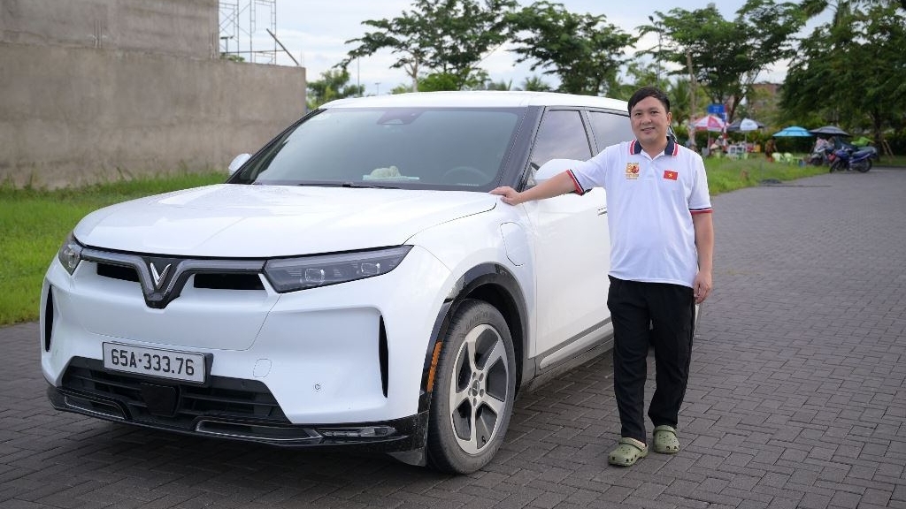 Bác sĩ nha khoa sở hữu VinFast VF 9: “Đi chuyến dài càng cảm nhận rõ ưu điểm của xe”