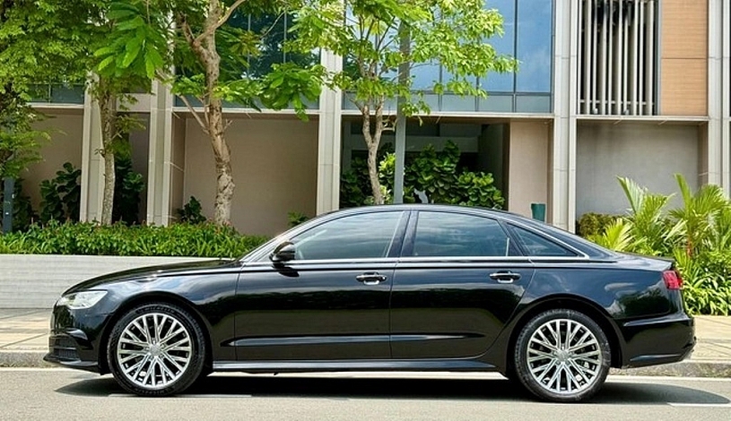 Xe sang từng phục vụ APEC rao giá chưa tới 800 triệu đồng