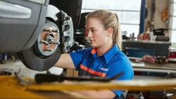 Chi phí sửa chữa ô tô tăng vọt, người Mỹ chật vật giữ xe cũ