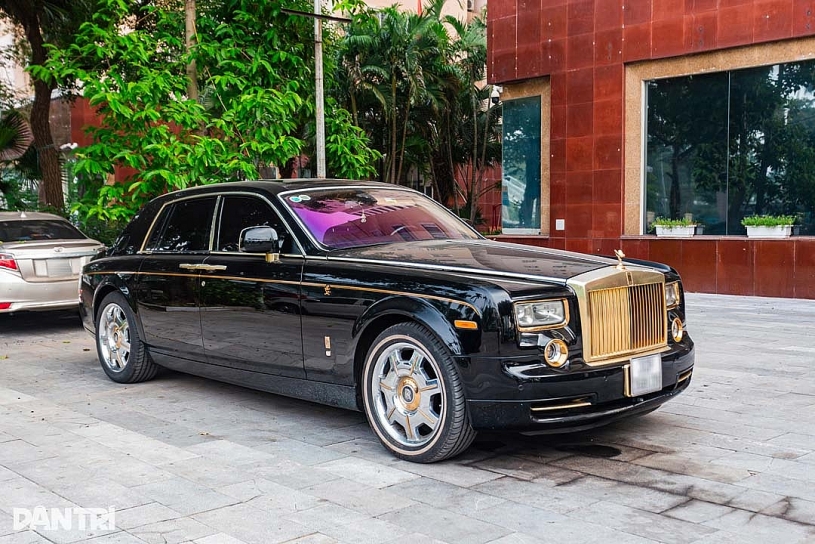 Cận cảnh S 650 Pullman giá 30 tỷ của đại gia Hà Nội, thay bộ lốp mất 4 ngày Cận cảnh S 650 Pullman giá 30 tỷ của đại gia Hà Nội, thay bộ lốp mất 4 ngày