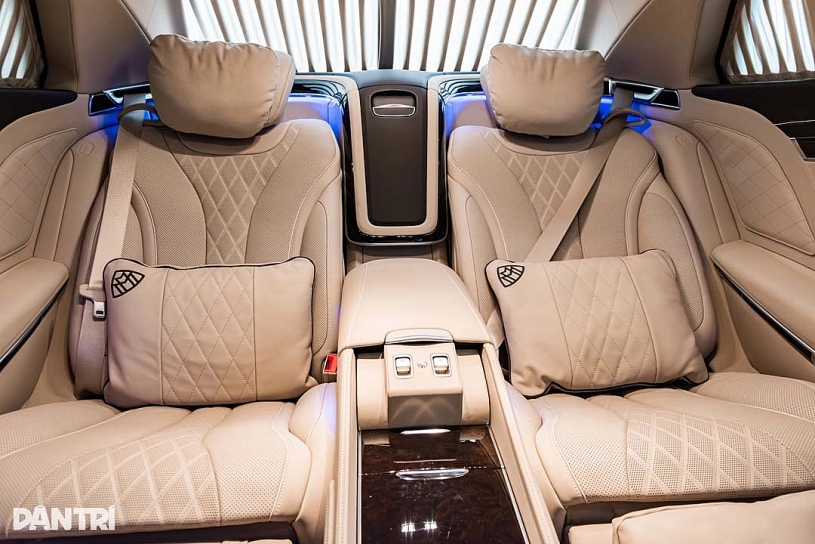 Cận cảnh S 650 Pullman giá 30 tỷ của đại gia Hà Nội, thay bộ lốp mất 4 ngày Cận cảnh S 650 Pullman giá 30 tỷ của đại gia Hà Nội, thay bộ lốp mất 4 ngày