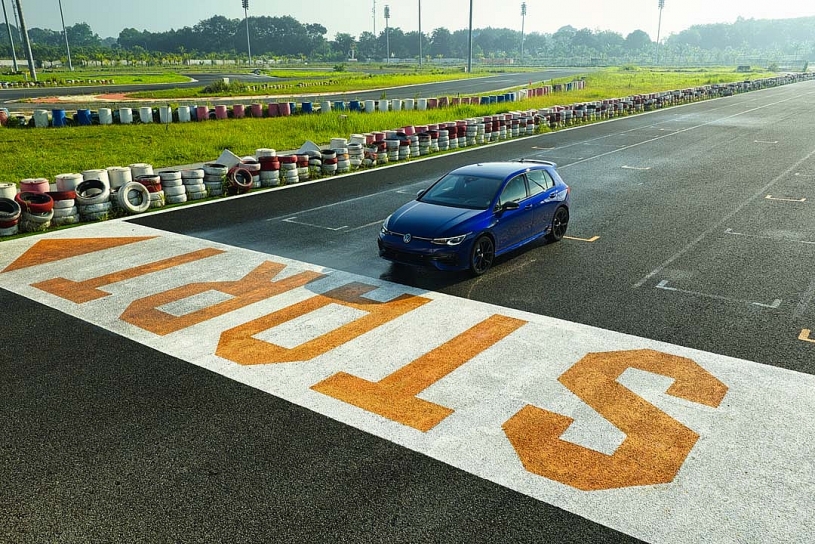 Huyền thoại Volkswagen Golf chính thức trở lại Việt Nam nhân kỷ niệm 50 năm ra đời Huyền thoại Volkswagen Golf chính thức trở lại Việt Nam nhân kỷ niệm 50 năm ra đời