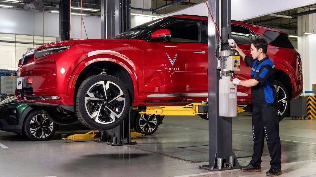 VinFast chia sẻ thiệt hại cùng khách hàng vùng lũ, giảm mạnh chi phí sửa chữa xe