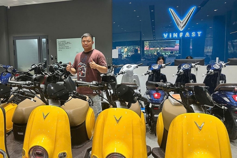 Chi chục tỷ đồng mở 2 đại lý xe máy điện VinFast, chủ đầu tư chia sẻ: Thị trường đang ở thời điểm vàng Chi chục tỷ đồng mở 2 đại lý xe máy điện VinFast, chủ đầu tư chia sẻ: Thị trường đang ở thời điểm vàng