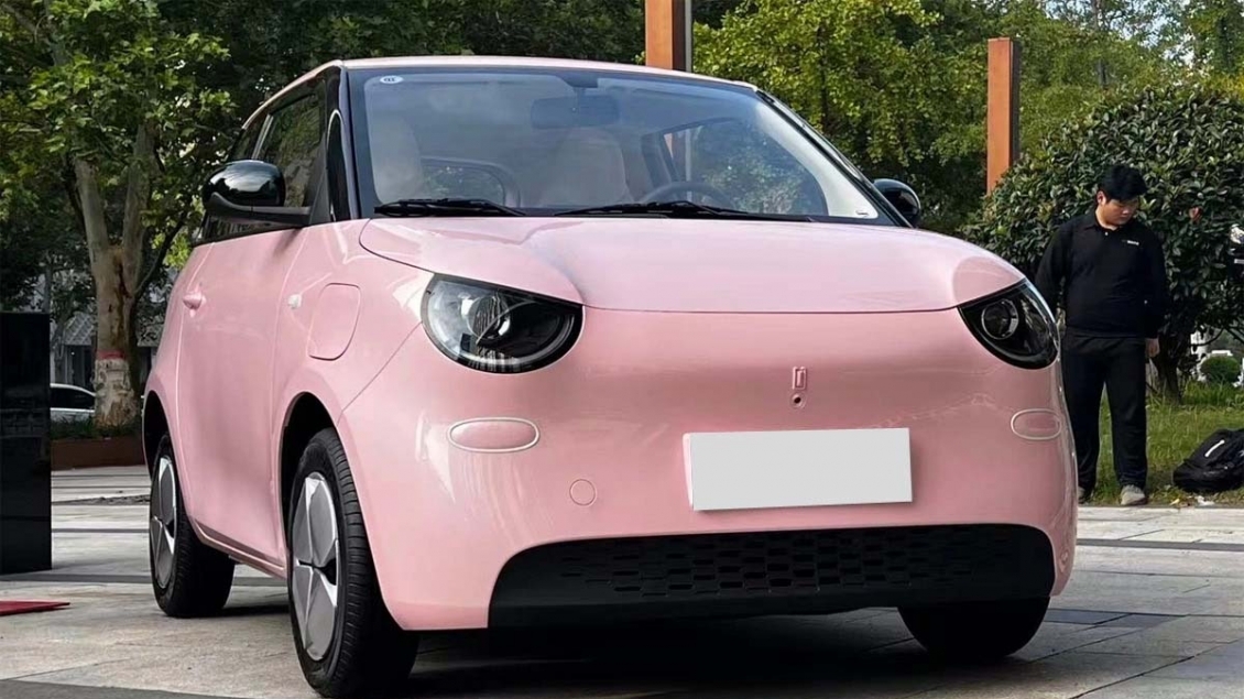 Wuling ra mắt xe điện mini mới giá hơn 5.500 USD