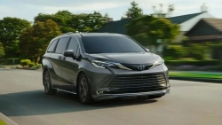 Toyota Sienna 2026 - minivan hybrid nâng cấp, tăng giá bán