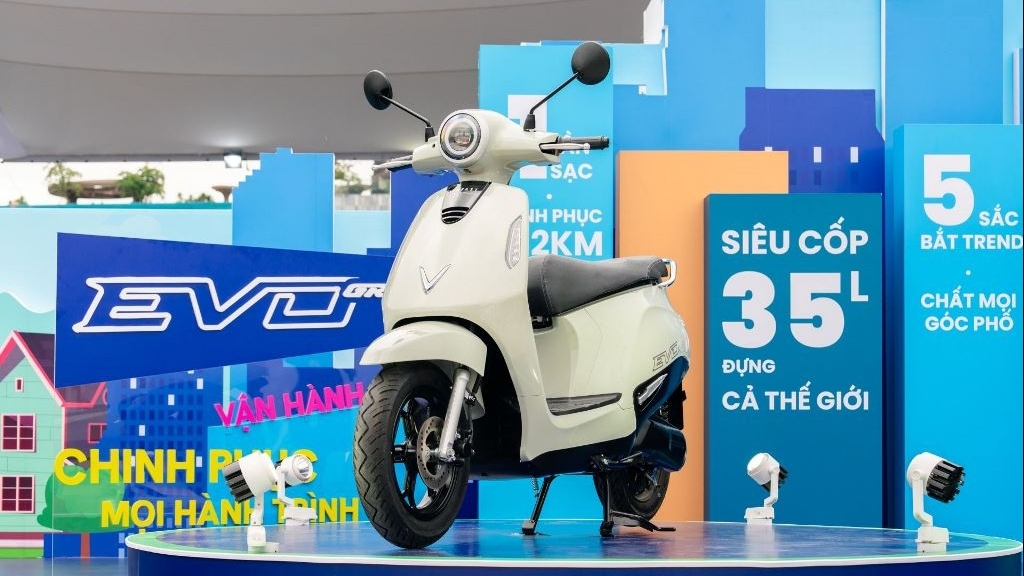 Xe xanh lên ngôi, VinFast Evo Grand Lite chiếm trọn cảm tình của học sinh và phụ huynh