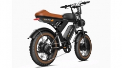 Xe đạp điện phóng nhanh, luồn lách gây hỗn loạn giao thông New York