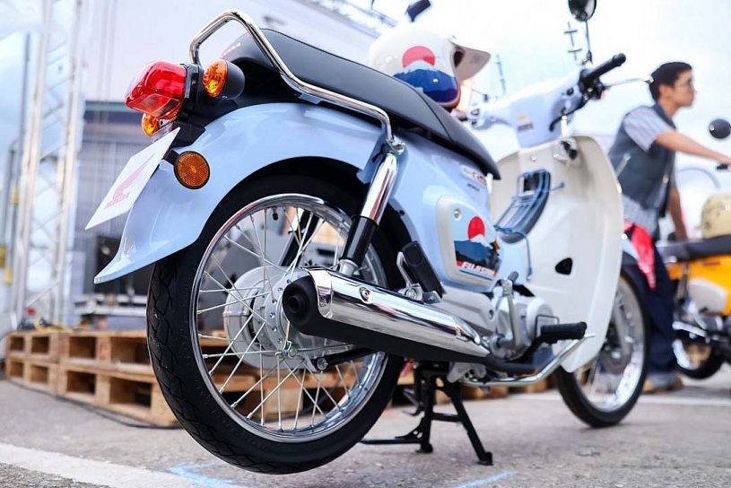 Cận cảnh Honda Super Cub phiên bản giới hạn 500 chiếc vừa trình làng