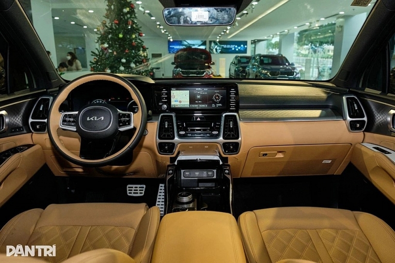 SUV “ăn xăng như ngửi” cạnh tranh Everest giảm giá tới 150 triệu tại đại lý