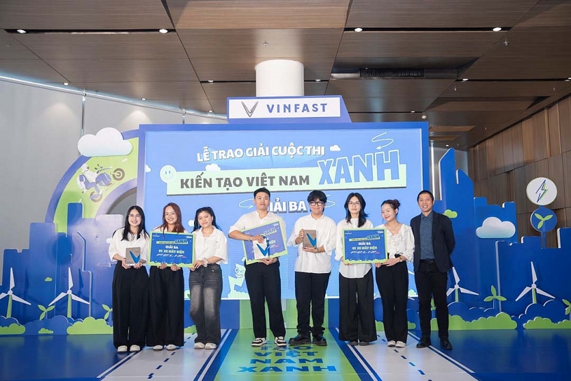 VinFast vinh danh nhà vô địch cuộc thi “Kiến tạo Việt Nam Xanh” VinFast vinh danh nhà vô địch cuộc thi “Kiến tạo Việt Nam Xanh”