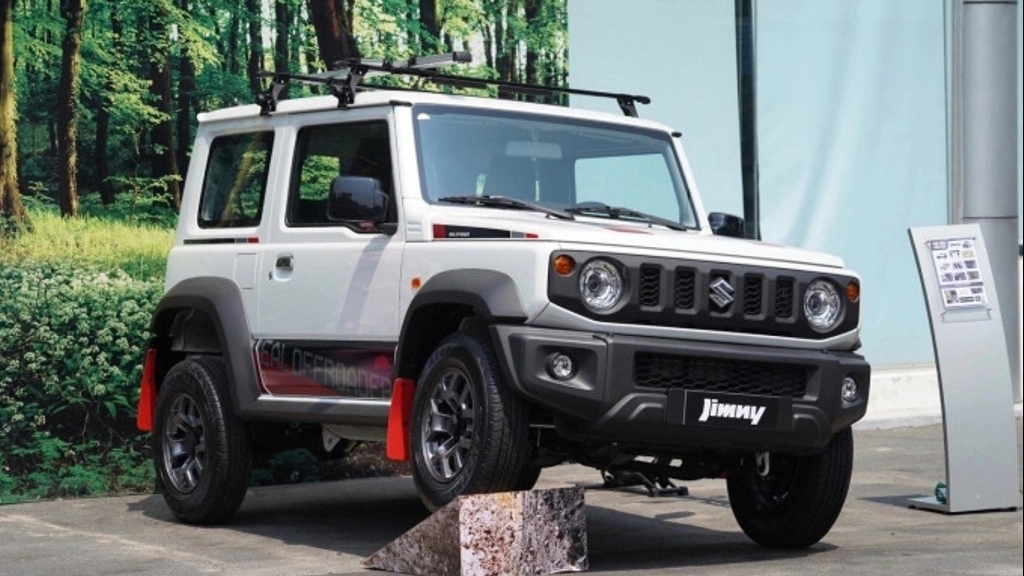 Suzuki Jimny giảm giá kỷ lục gần 100 triệu đồng