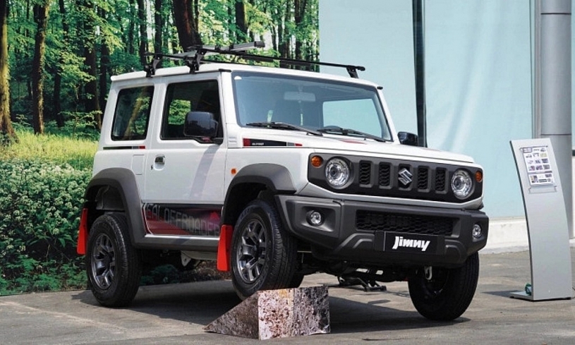 Suzuki Jimny giảm giá kỷ lục gần 100 triệu đồng