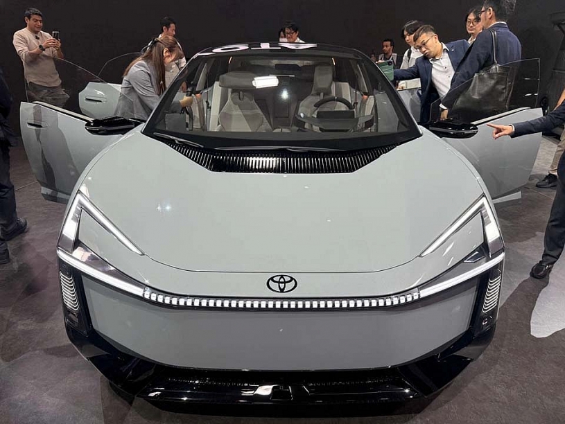 Toyota Corolla Concept - sedan huyền thoại biến hình