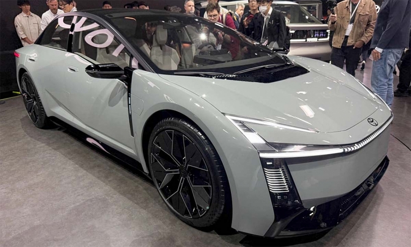 Toyota Corolla Concept - sedan huyền thoại biến hình