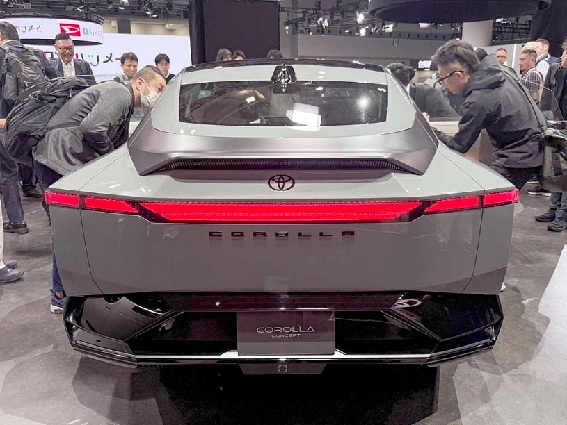 Toyota Corolla Concept - sedan huyền thoại biến hình