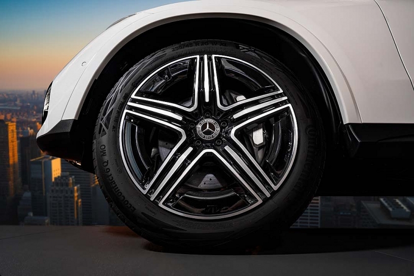 Mercedes-Benz ra mắt GLC 350e 4MATIC: Chốt giá 2,999 tỷ Mercedes-Benz ra mắt GLC 350e 4MATIC: Chốt giá 2,999 tỷ