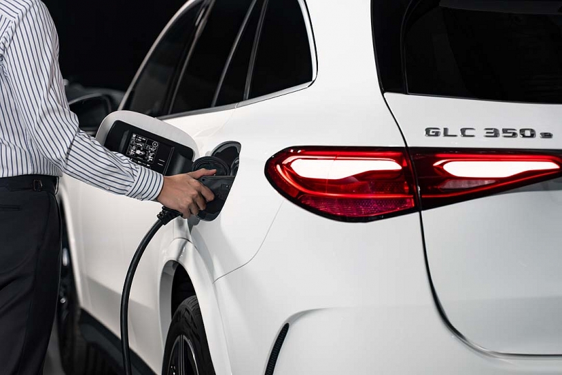 Mercedes-Benz ra mắt GLC 350e 4MATIC: Chốt giá 2,999 tỷ Mercedes-Benz ra mắt GLC 350e 4MATIC: Chốt giá 2,999 tỷ