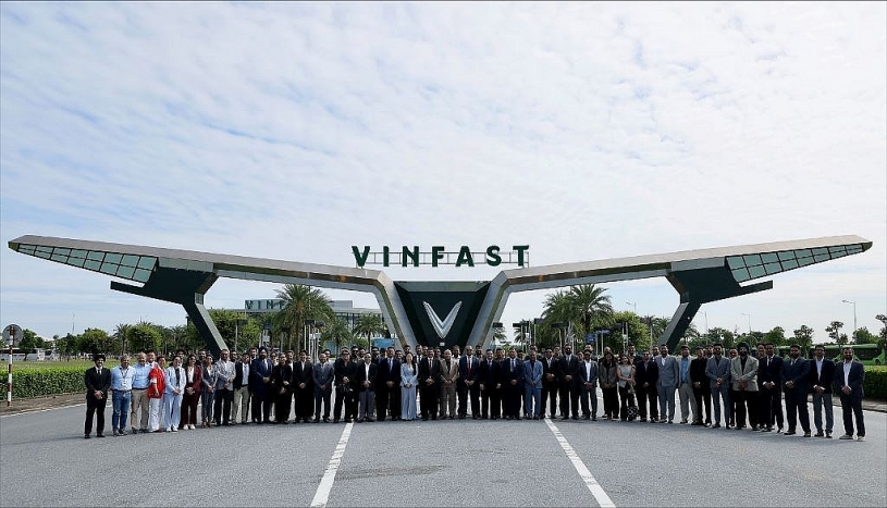 Bùng nổ tại Ấn Độ: VinFast bắt tay hơn 50 đại lý, phủ sóng xe máy điện khắp 15 bang